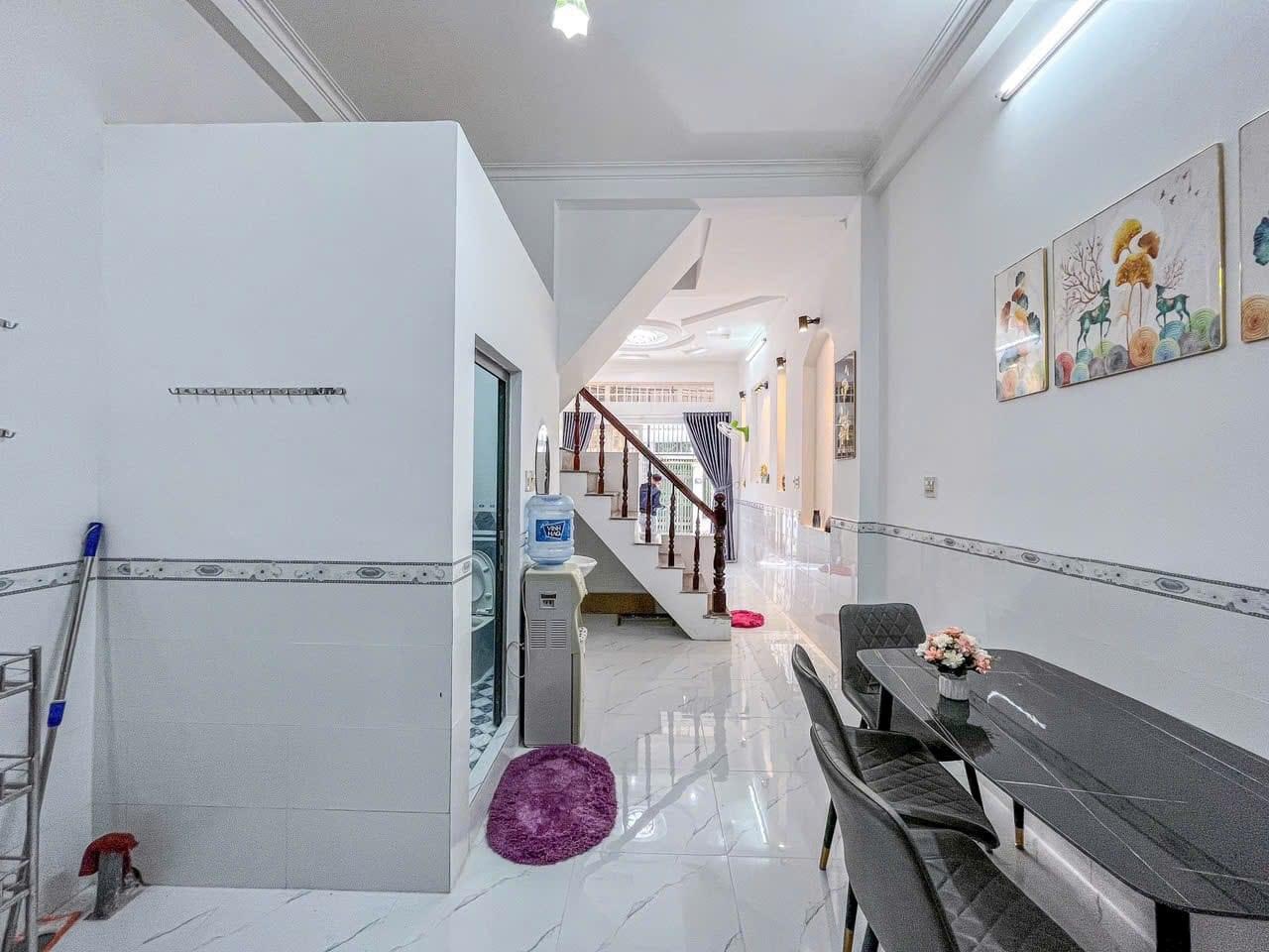 z5728986823141_0985f58624e3940697b92bc9741079a9