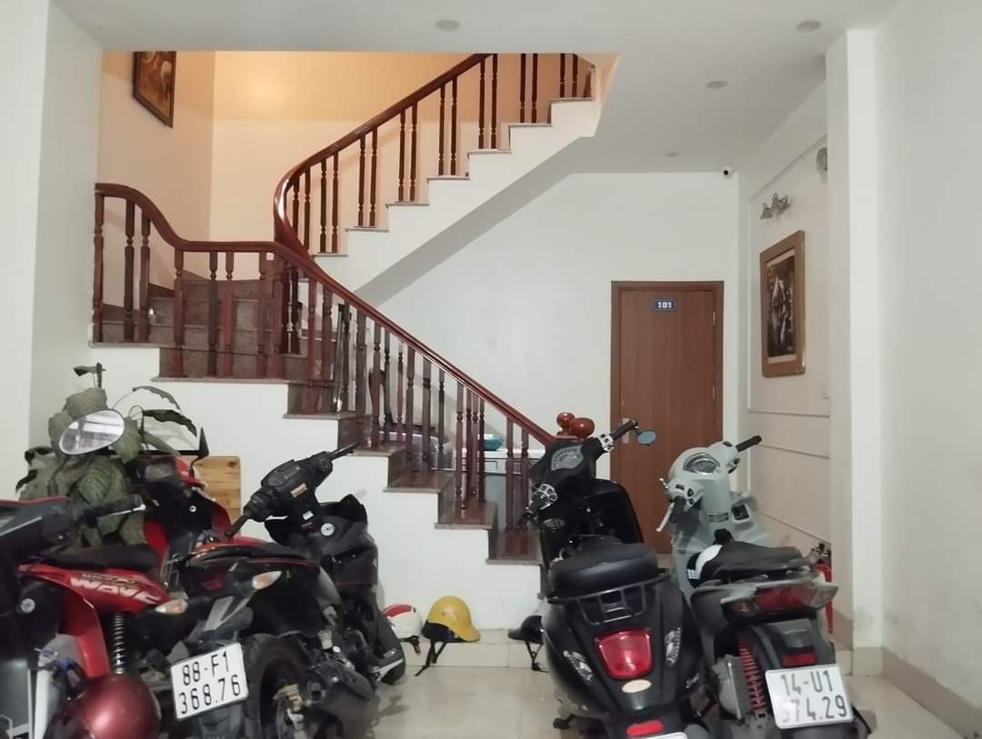 z5731684106706_4c796dea1e1f54d3c4c89f464823ce40Thha