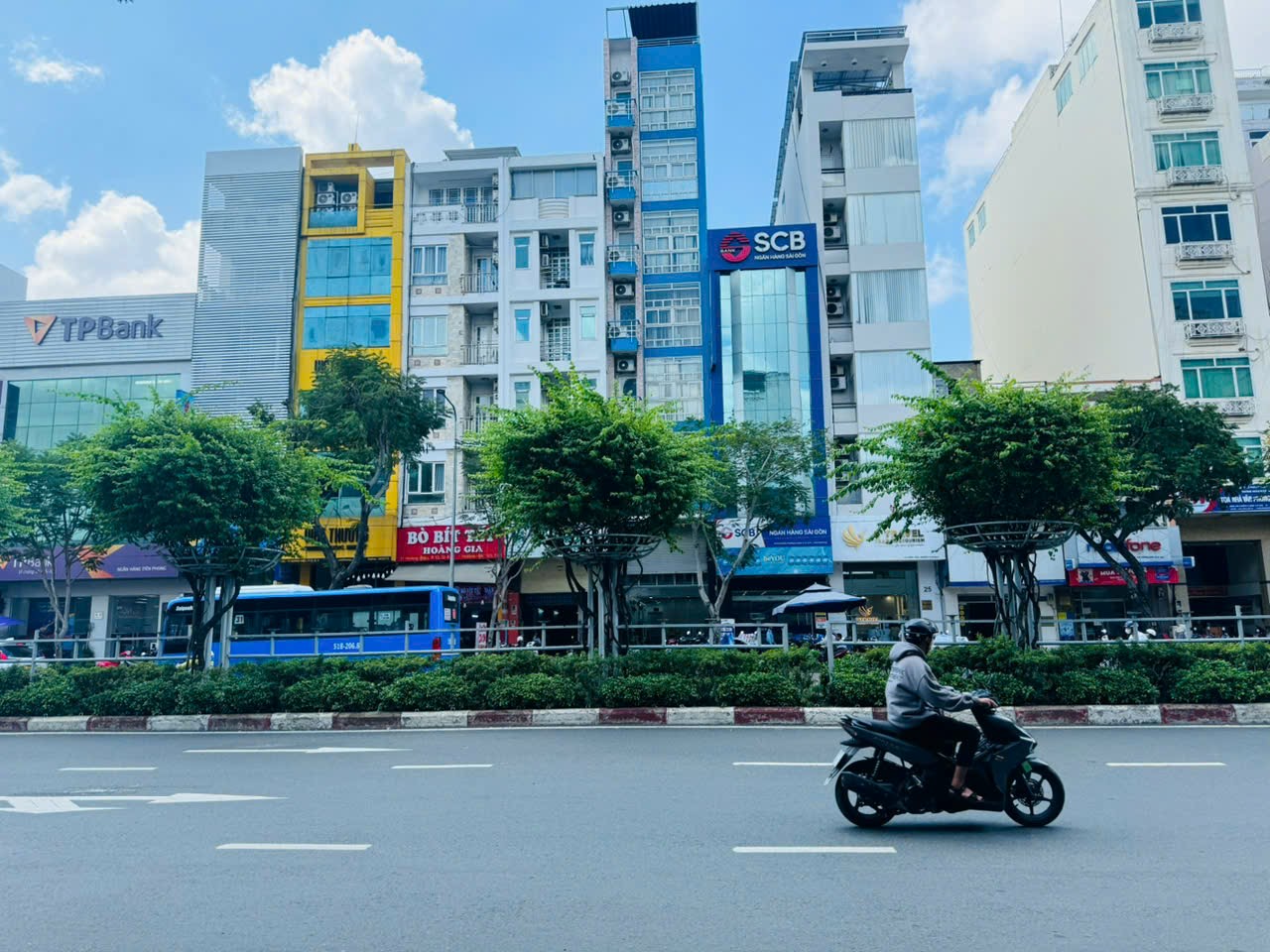 z5742596108750_6129186605a79eda82277292a6627000