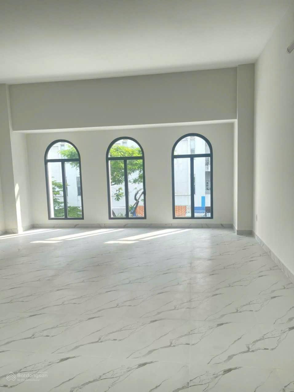 z5744795261152_2ee9ca6a00ac52e4e39da04727086402