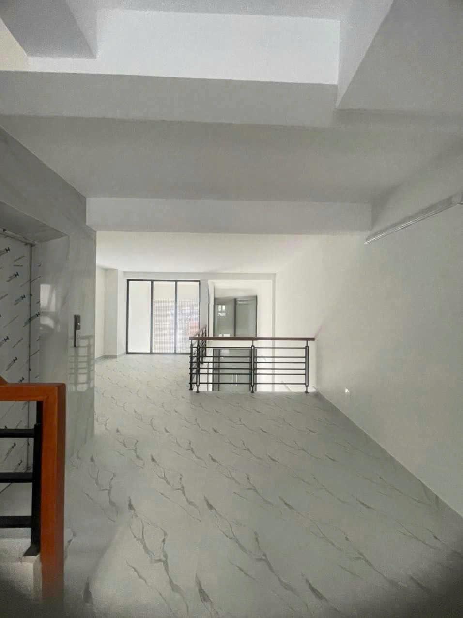 z5744795511554_e4b268cdfdd27142aa105df17966f6a6