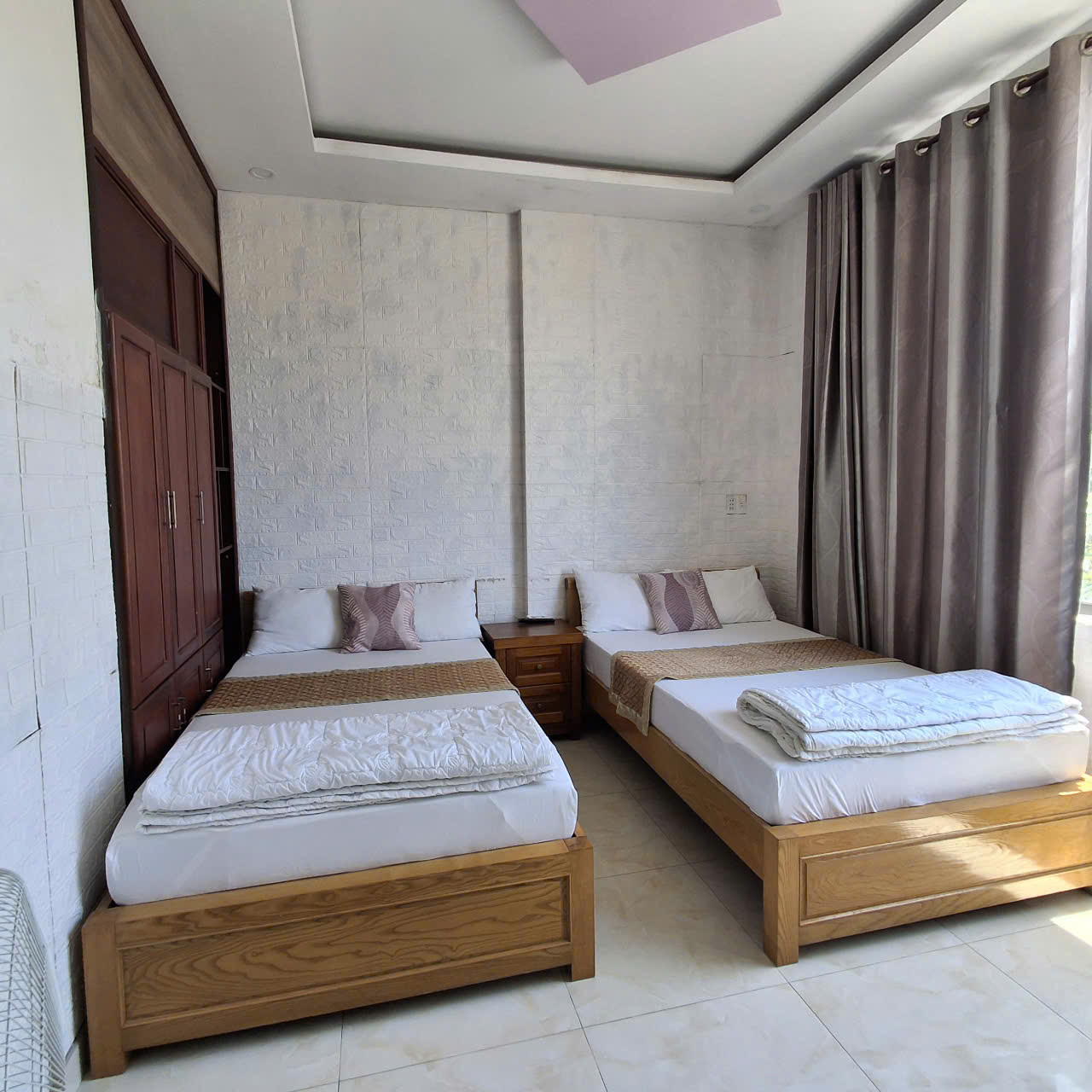 z5746317545301_010_8ffe0794cf51275e2eb4656768703182