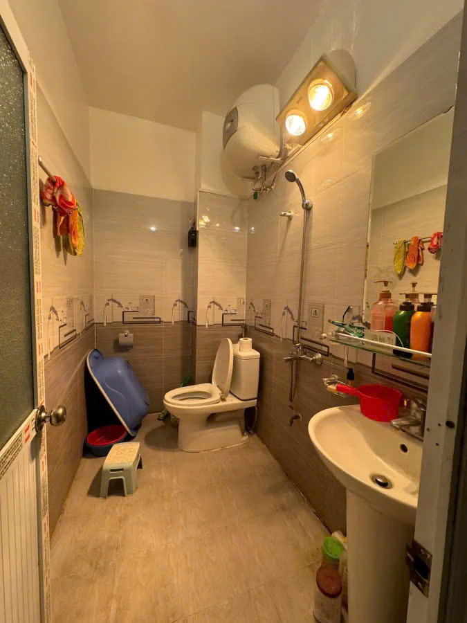 z5748431319987_161adff799d6ef3f89405e360bd37807