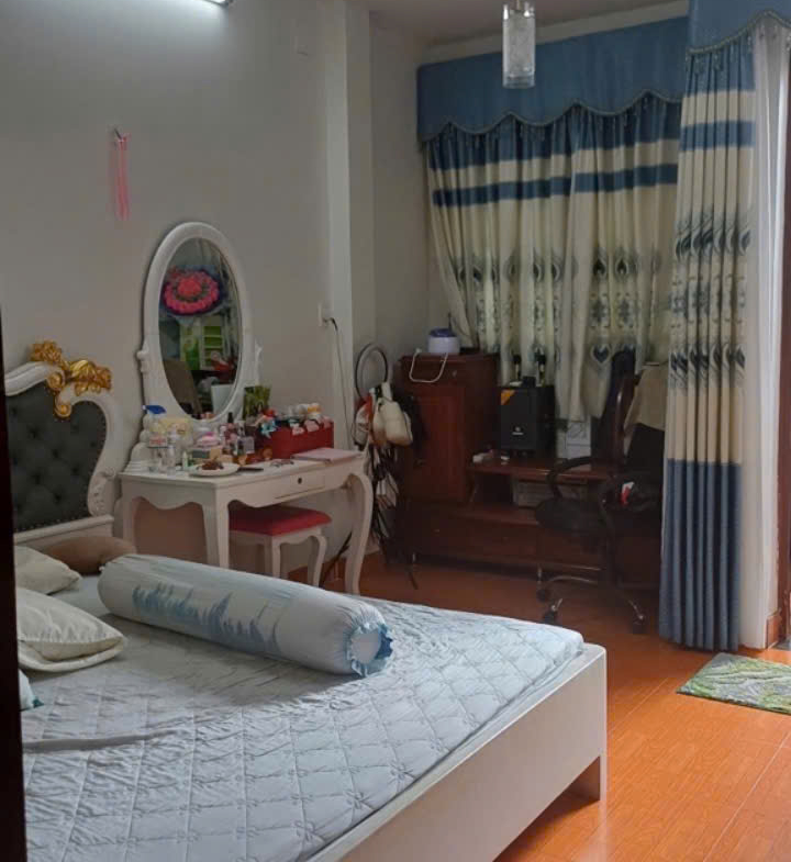 z5749362459371_aad001b2168d04efaac9766f077fb50d