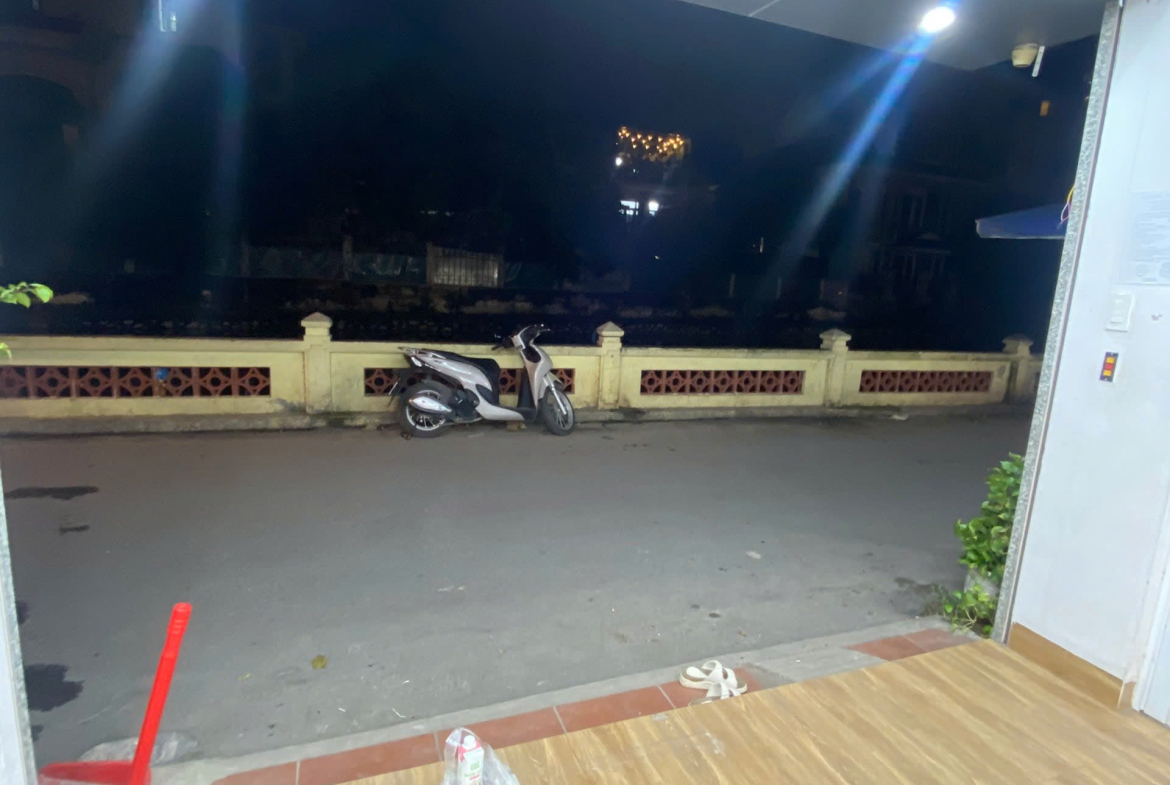 z5758209473002_77f2f70010be4160d8a9bba7f57fc435