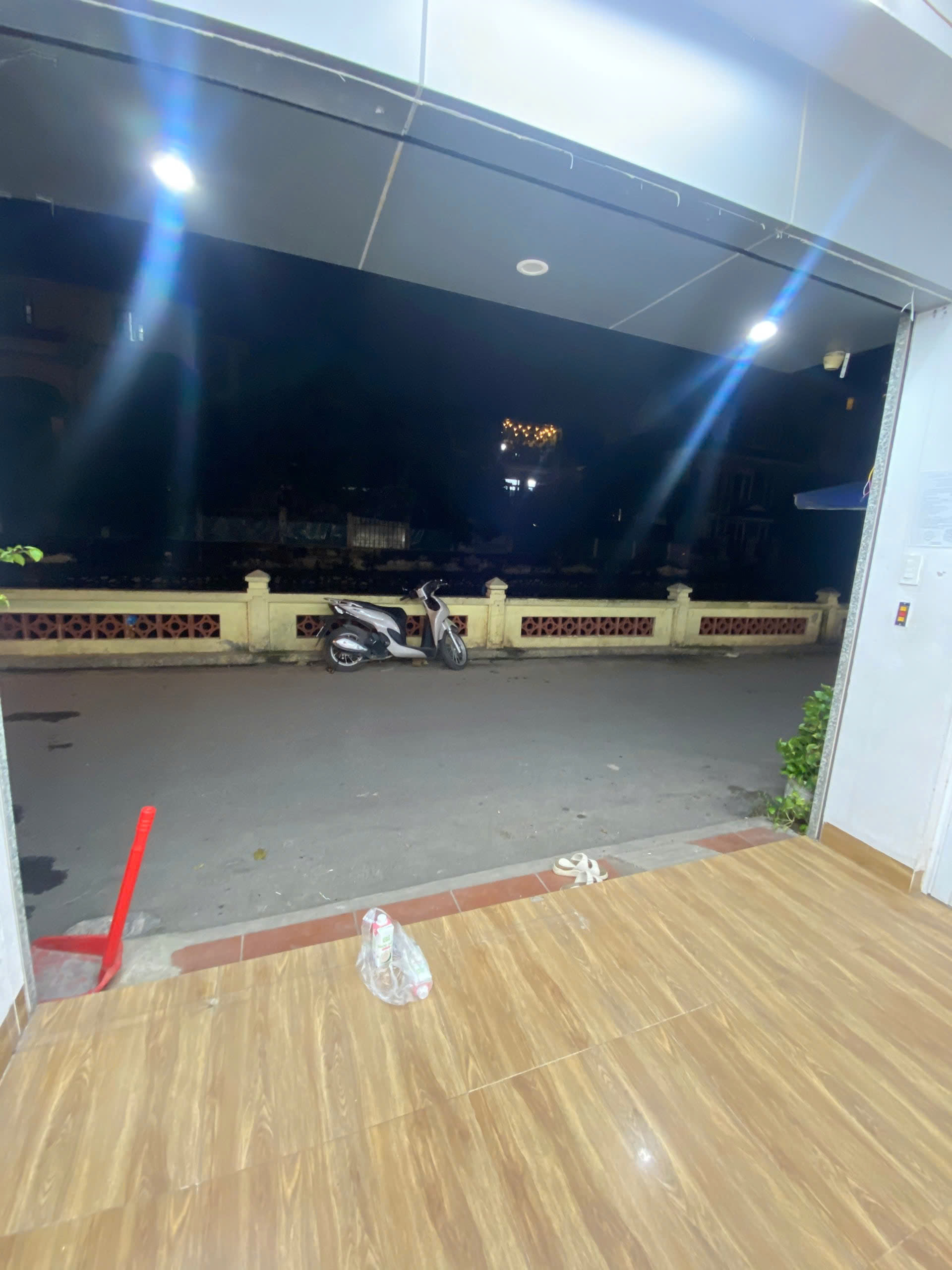 z5758209473002_77f2f70010be4160d8a9bba7f57fc435