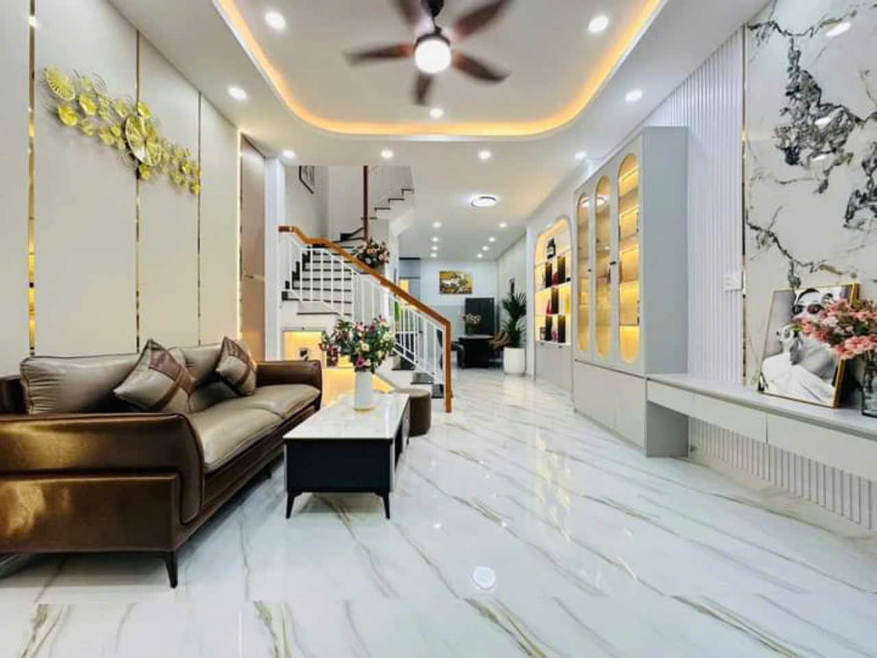 z5758239458696_60c49a2b973720324d669a65b7c28857