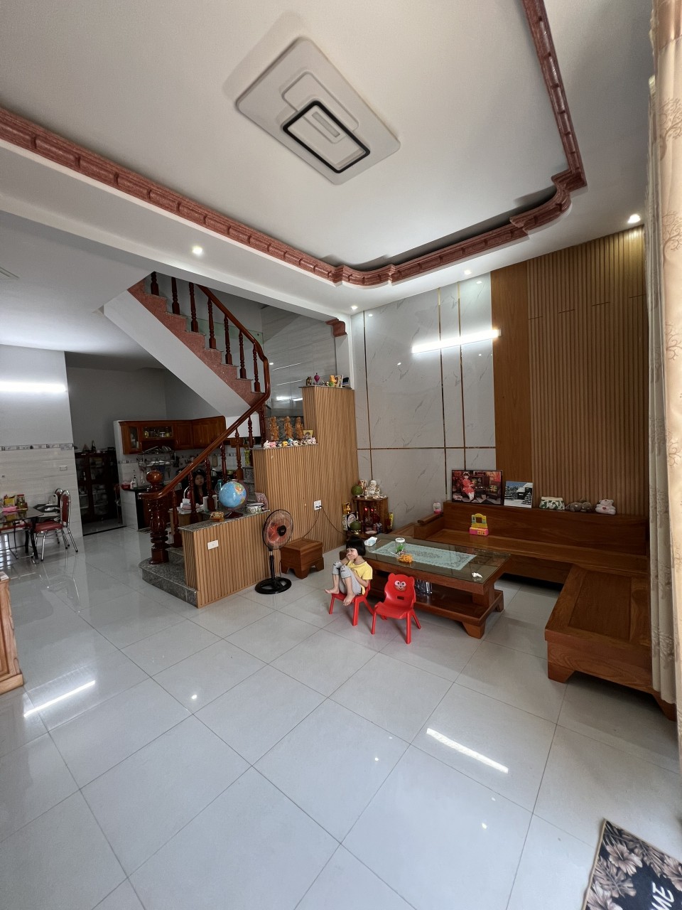 z5761562358582_48372531492ee84eeb2cdddf853ab51f