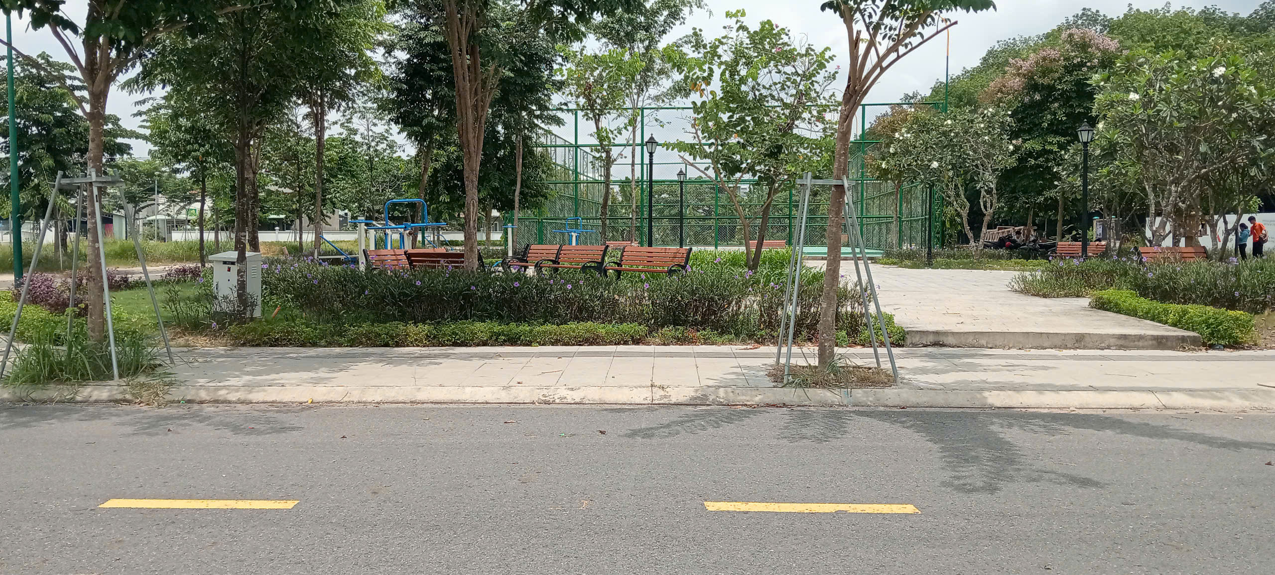 z5764794400987_95383720970e5f82de6ad78d47dddaf9