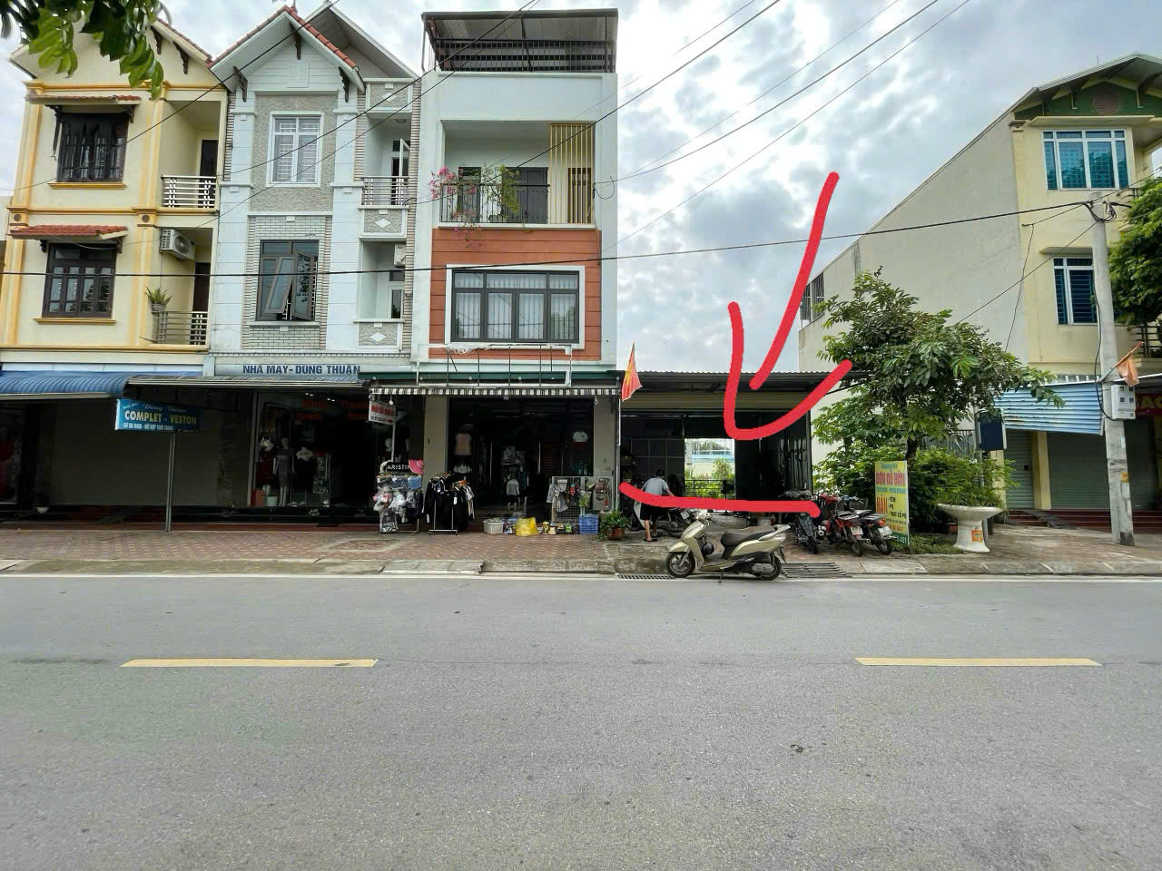 z5767666284820_bd4c62507d580e728b5910eedee92066