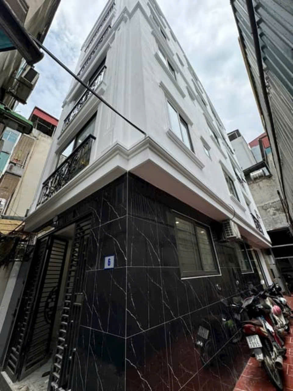 z5768737903648_8c024f41aca664d5442f41797259cc47