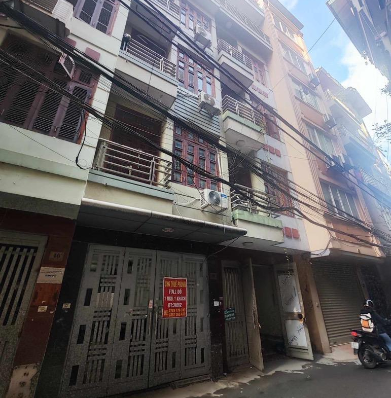 11r4-63AEE77A-lyst9q6r_11_lyst9qg2