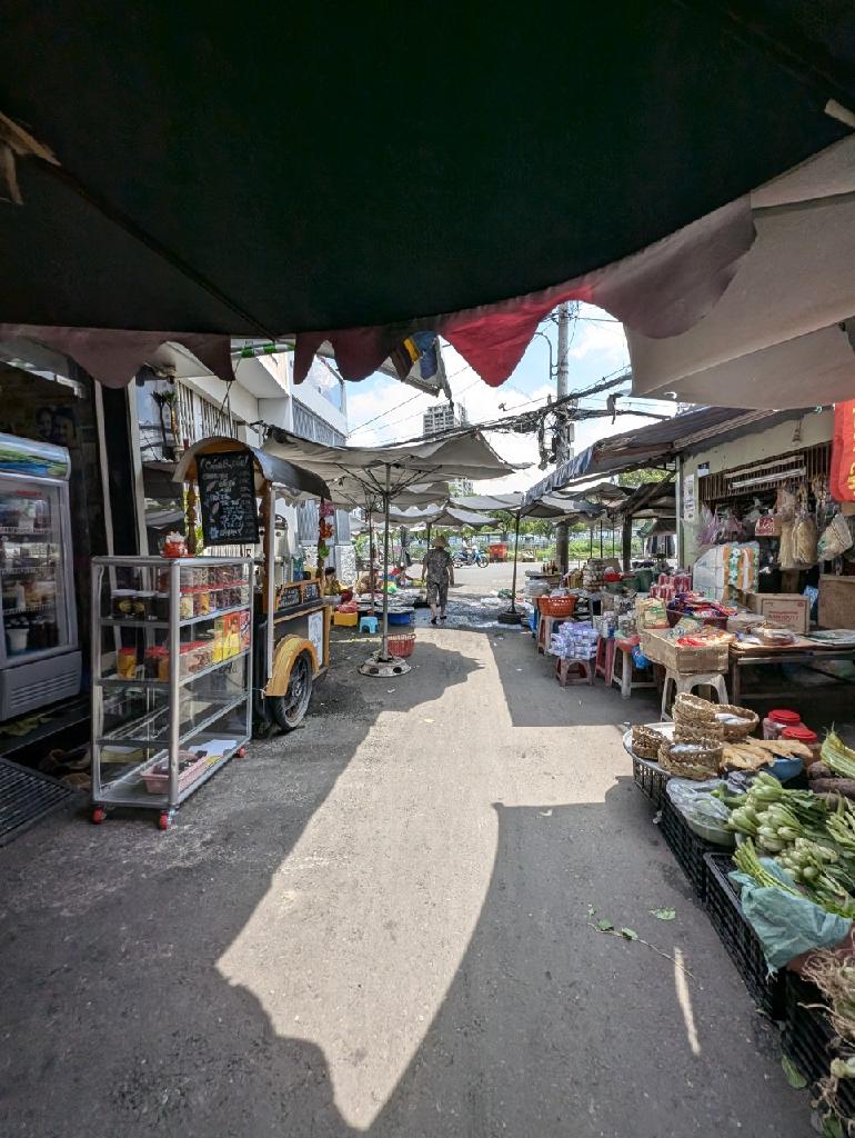 11wv-B5FE6BE1-m04sqorq_18_m04sqp2v