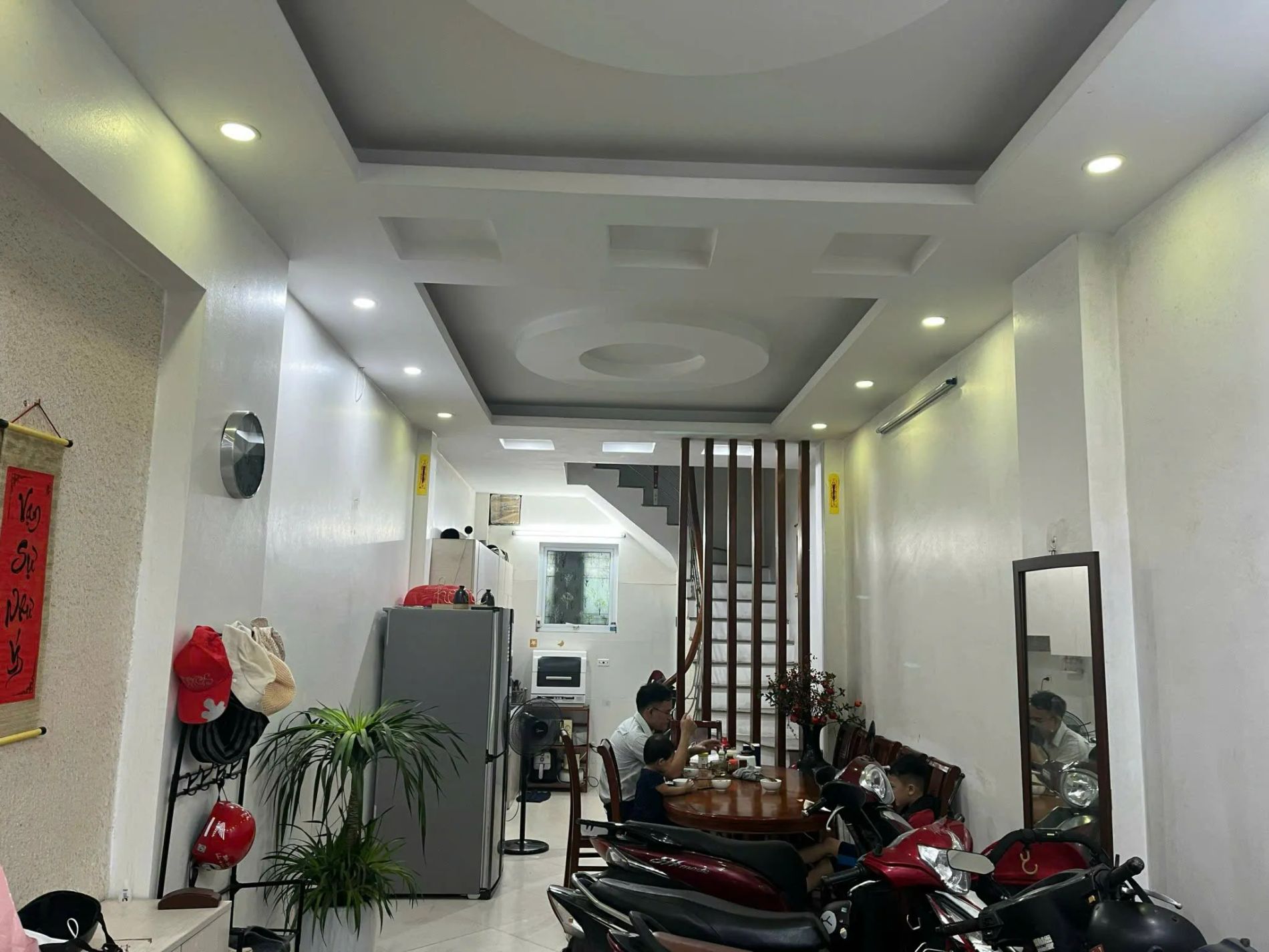 406f18b1-2664-54b4-a0d9-13587b172fe1