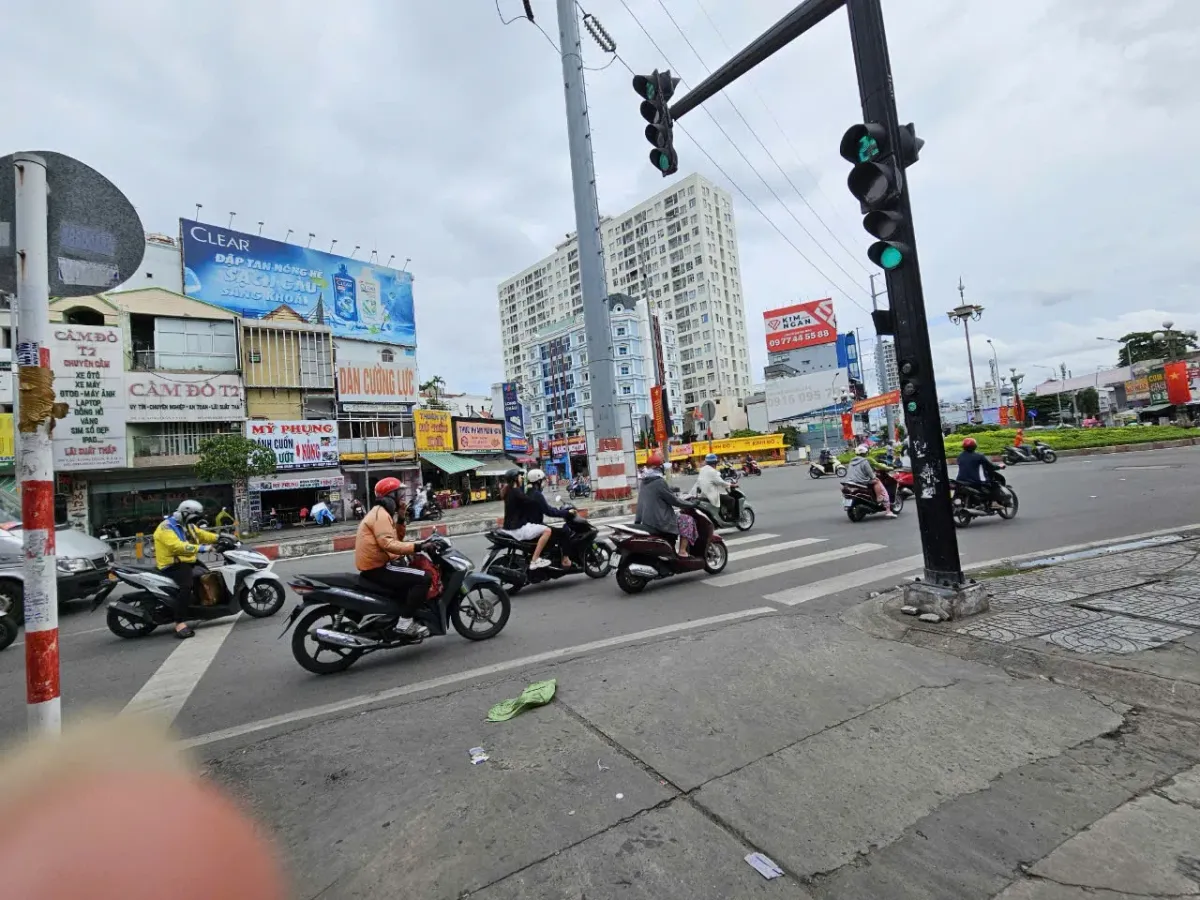 78b39130-aa6f-5f4b-84f1-1d5b33043d6d