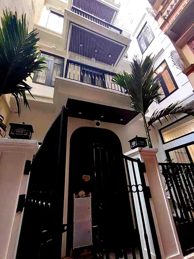 83c0a042-e7b2-451b-9f07-e25ae764a584