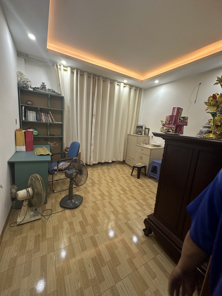 8k4-551CBEF8-m1nlzvqc_28_7