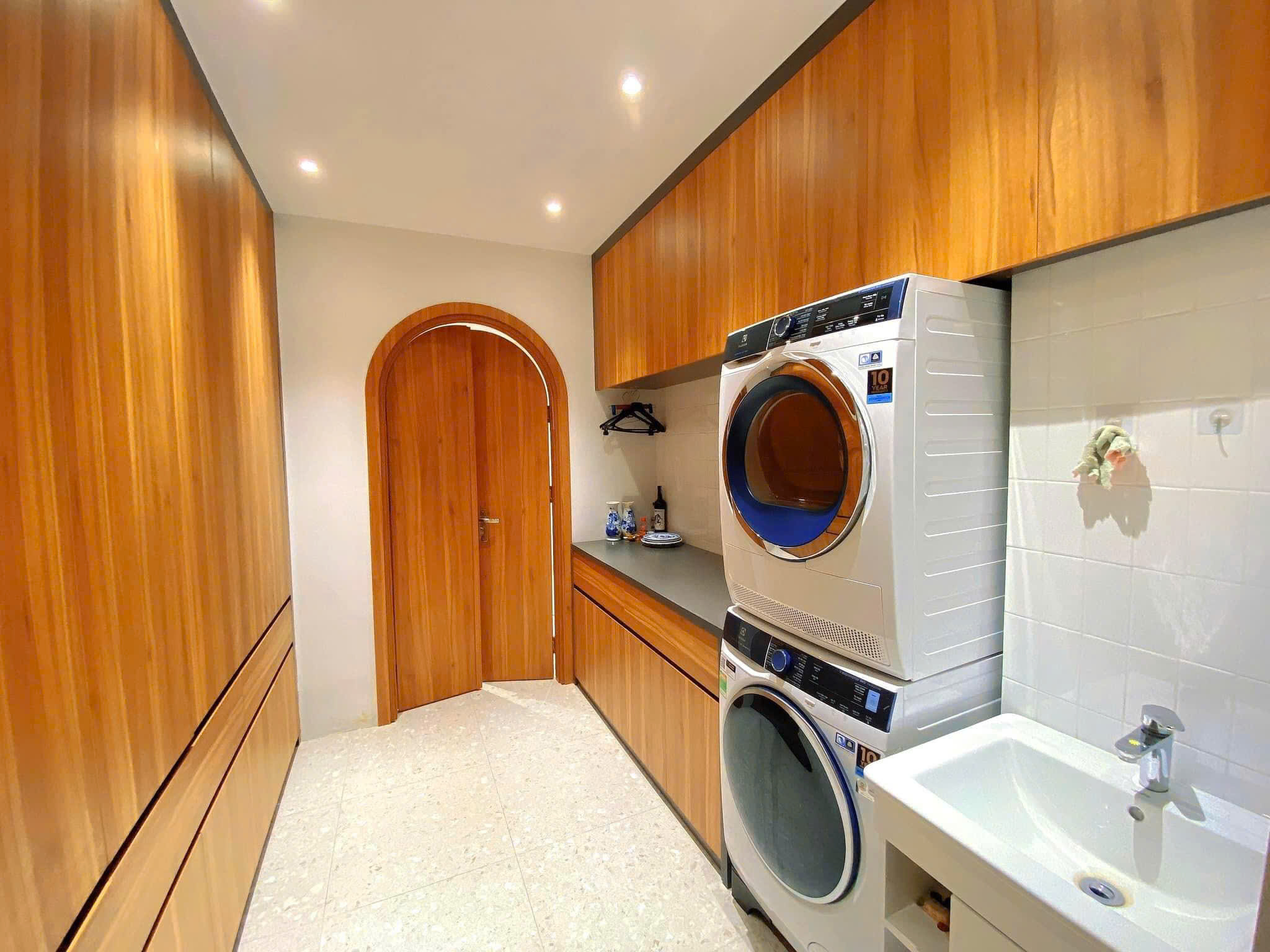 a895d80917e9b1b7e8f835