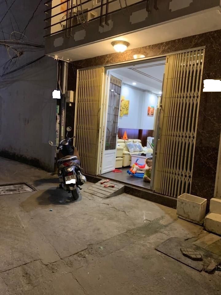 ban-nha-duong-so18-01