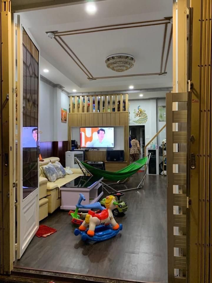 ban-nha-duong-so18-02