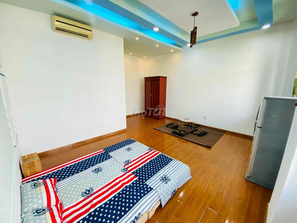 cfb763d3c8b64cff77c94ece8aee53bd-2895931972770273881