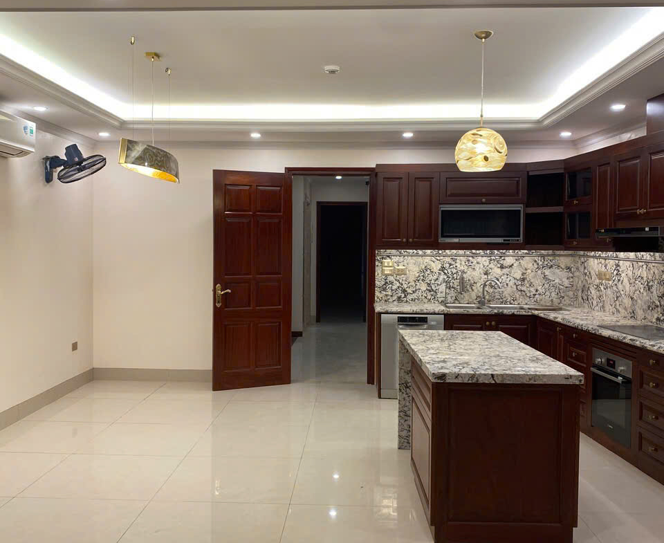 cho_thue_nha_nhat_chieu_tay_ho_kinh_doanh (11)