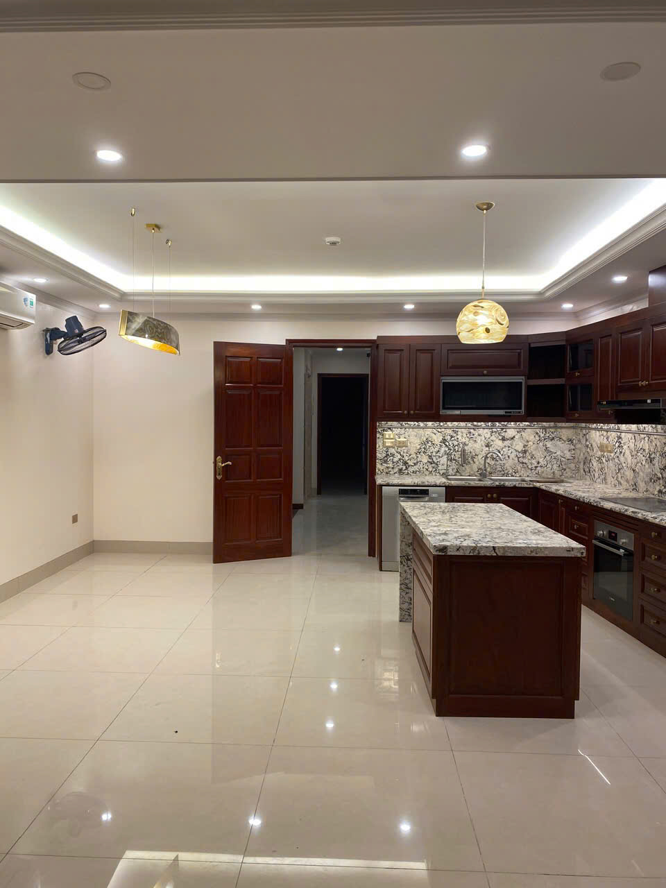 cho_thue_nha_nhat_chieu_tay_ho_kinh_doanh (11)