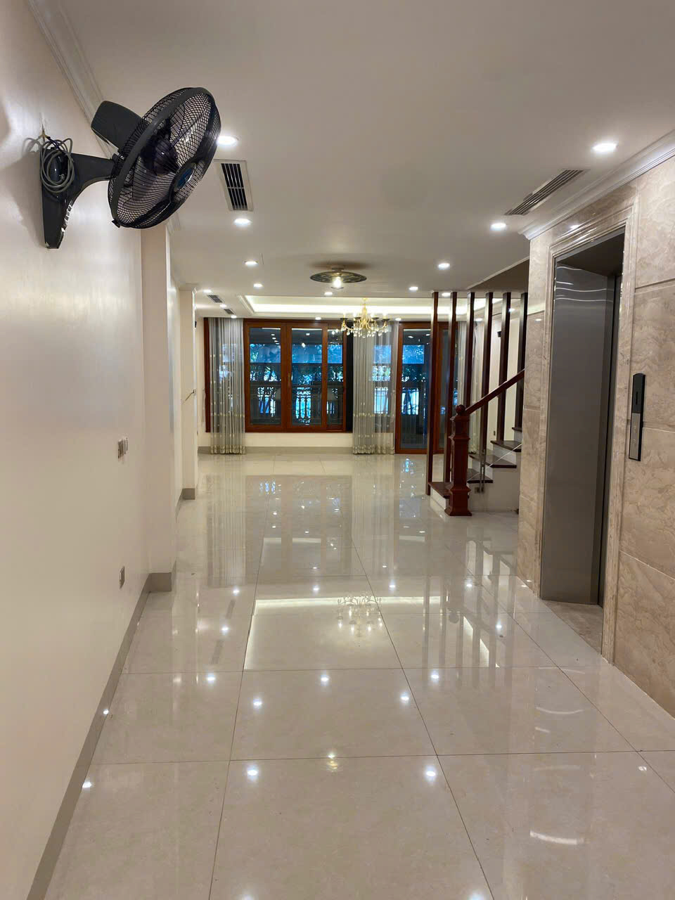 cho_thue_nha_nhat_chieu_tay_ho_kinh_doanh (6)