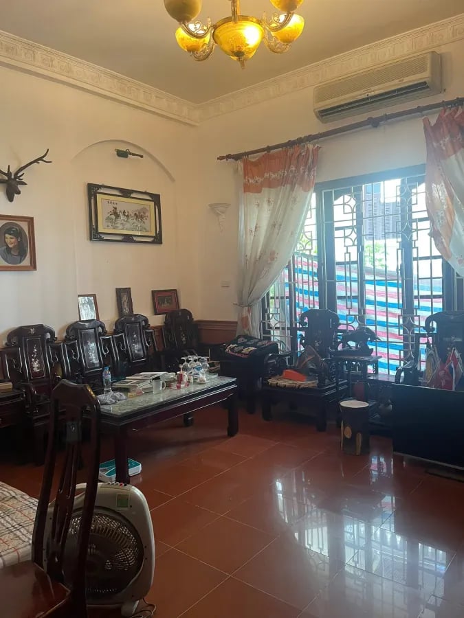 e1236d11-881b-42a1-a089-edf3254e3cce