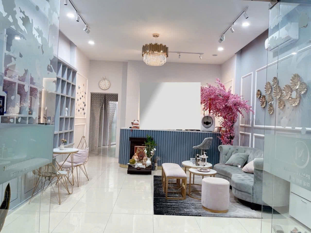 ec93550b-aca6-4fc4-b96c-cbc2c33b01d3