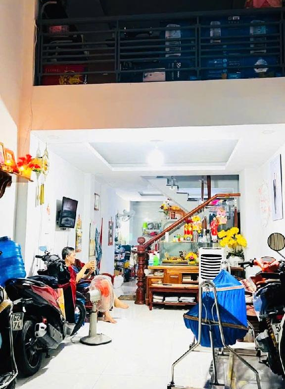 eiz-B017F140-m0q2bi4c_9_m0q2bi4z