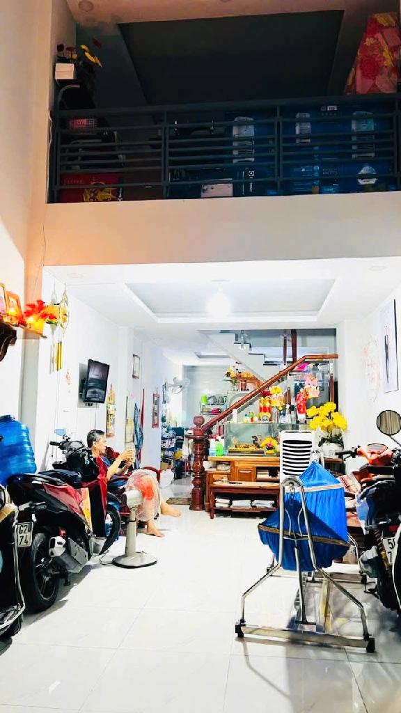 eiz-B017F140-m0q2bi4c_9_m0q2bi4z