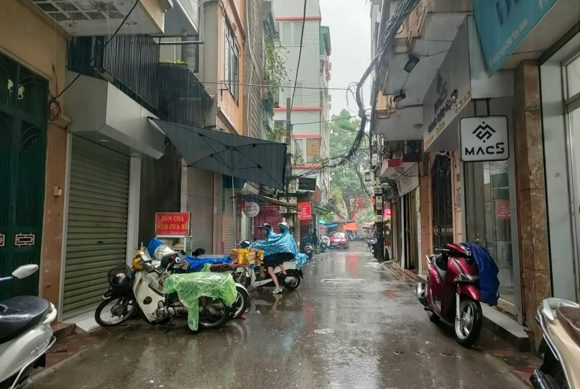 f6a95984-d5d2-538c-a066-1683918e0642