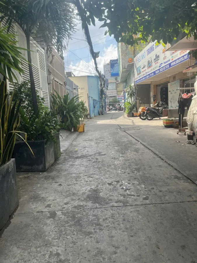 ff502309-c9cf-5f1a-9c53-ddd05b74bdc5