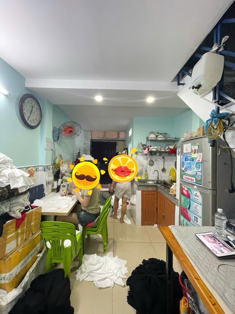 ku7-1F0357E2-m06anh82_13_m06anhhh