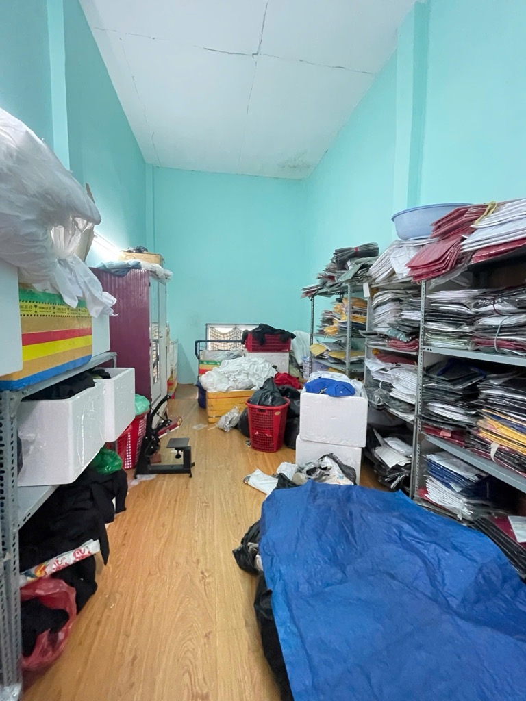 ku7-1F0357E2-m06anh82_15_m06anhj0