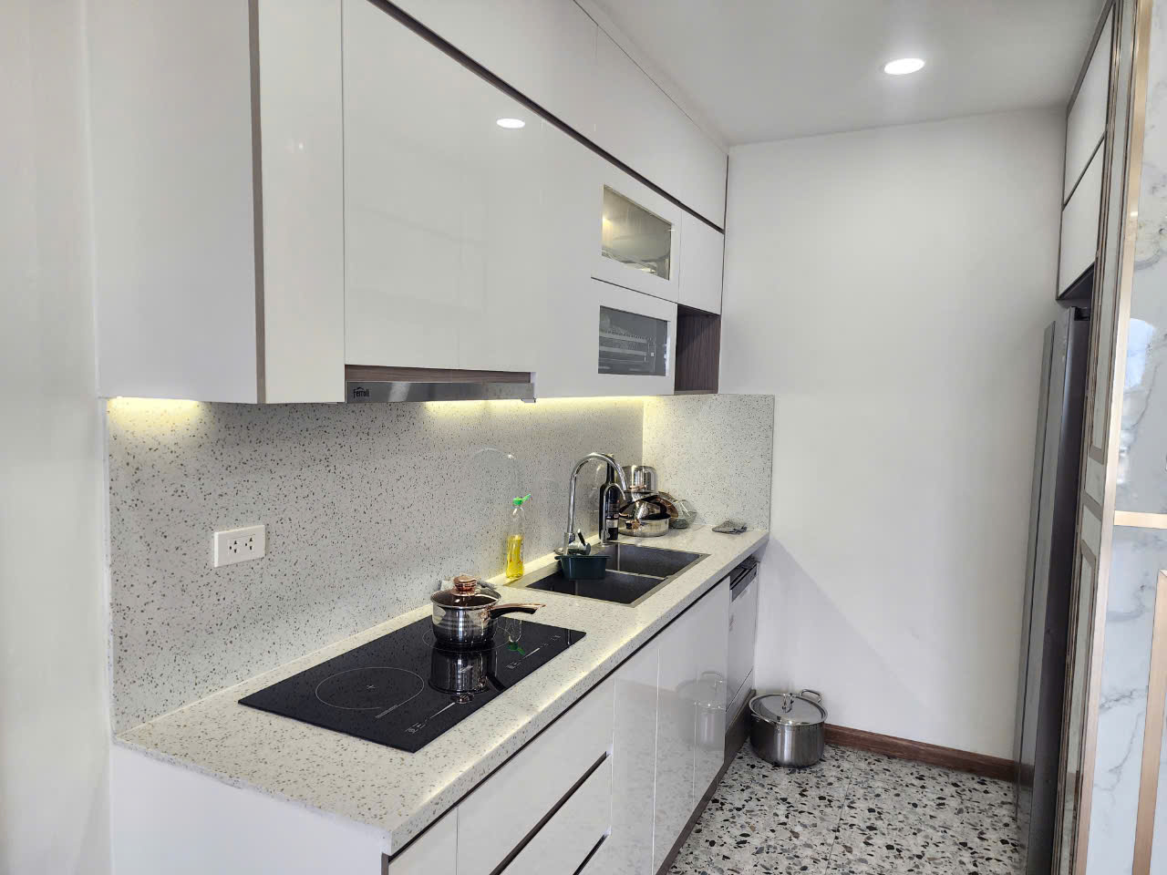 z5794759036296_764c4daacdd633e3f086d11334558246