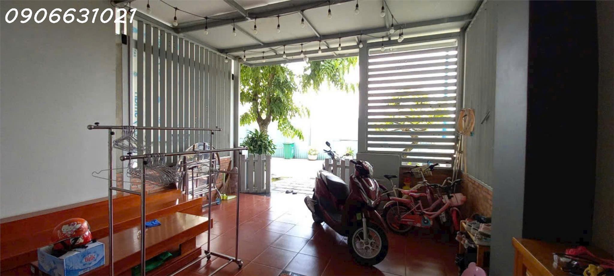 z5795590093509_056_809cd8f5897bc057faa967fb4df95b3d