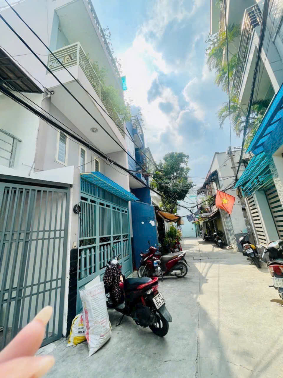 z5805236687843_82470261e835bf64abee82e93876ea7f