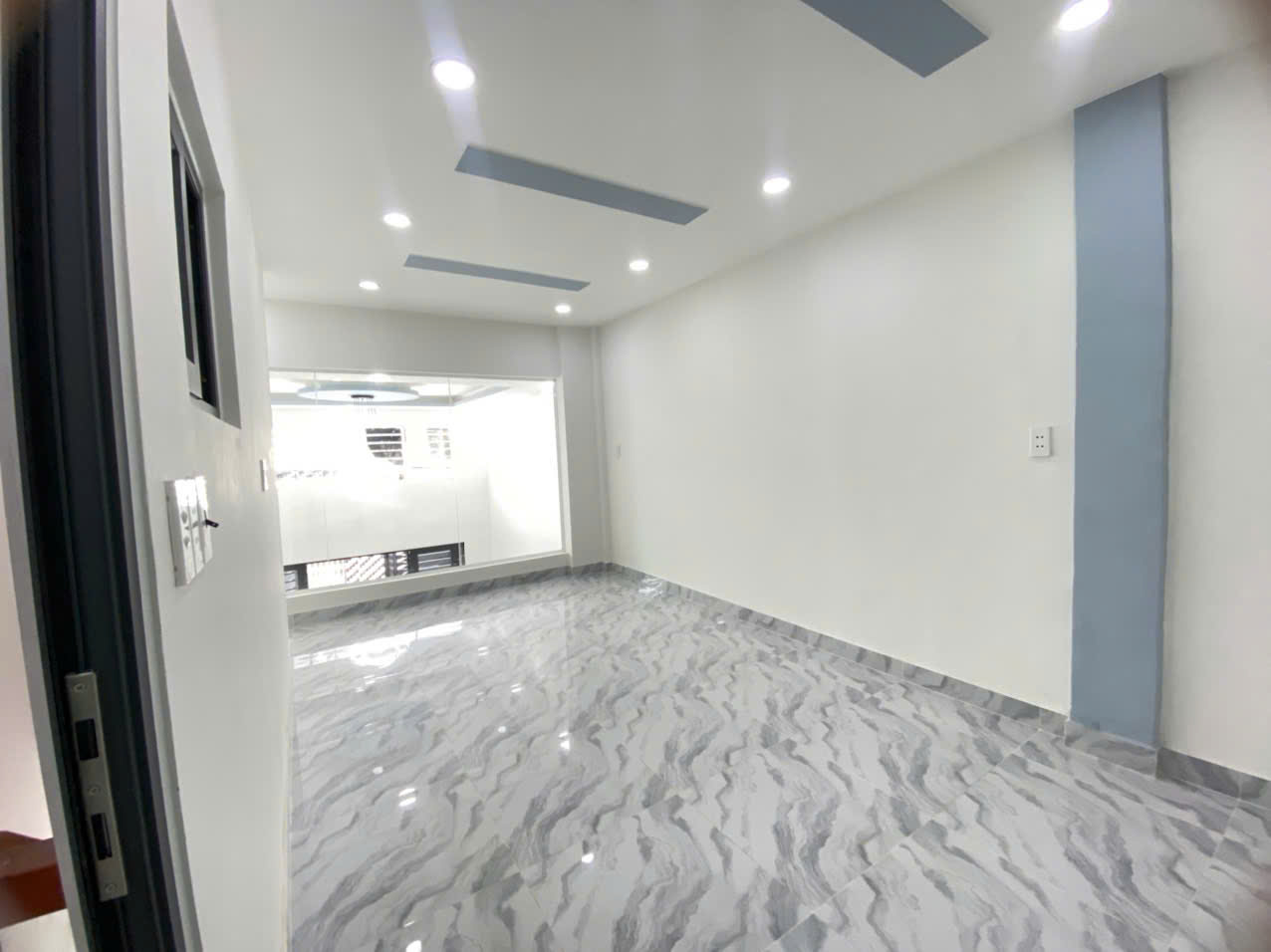 z5806330960802_8c9d6e12e6f5b9160572480554233af1