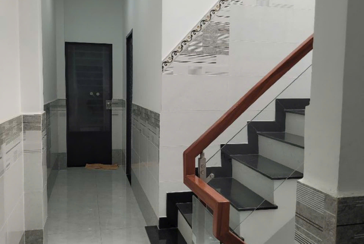 z5822860499764_68ed0779497f70e701923640221a6a1c