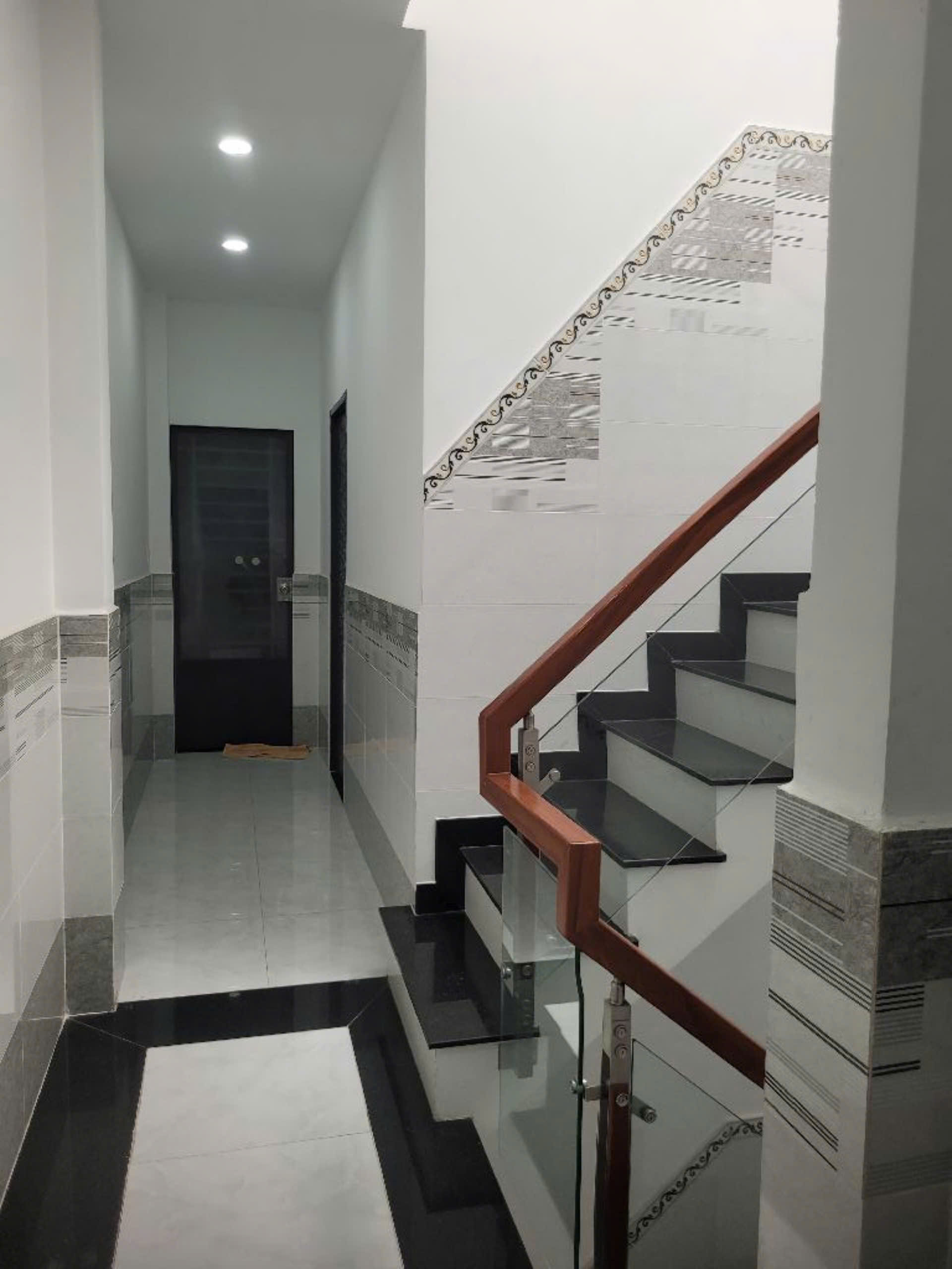 z5822860499764_68ed0779497f70e701923640221a6a1c