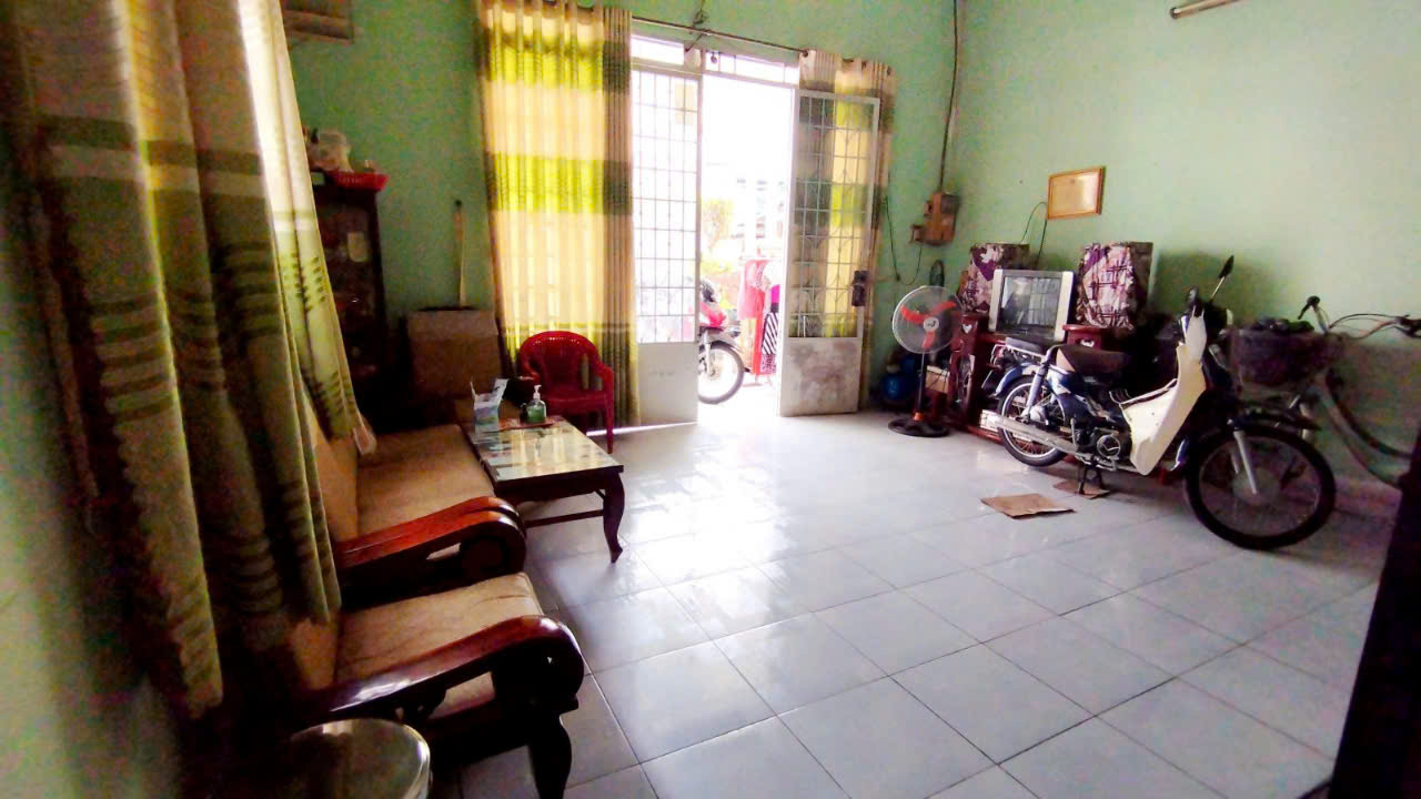 z5824512826263_392749e36cf794f219888bd8f6bf9a0e