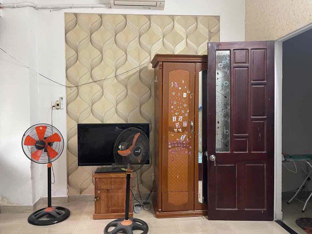 z5825569890385_5590b9c9746154836750e2fb36cf0096