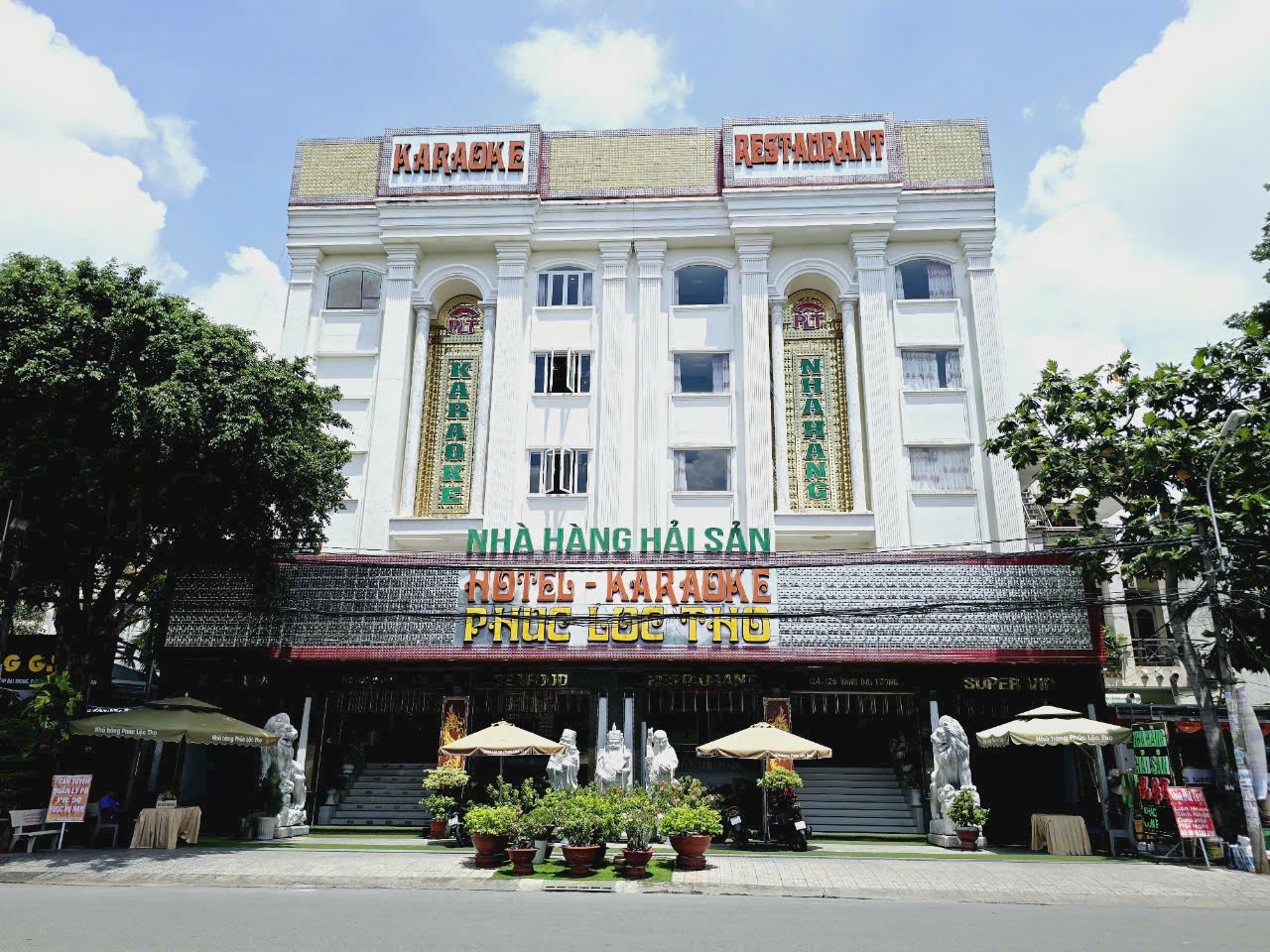 z5827589096105_677803ab8a026da718432fad019d3210