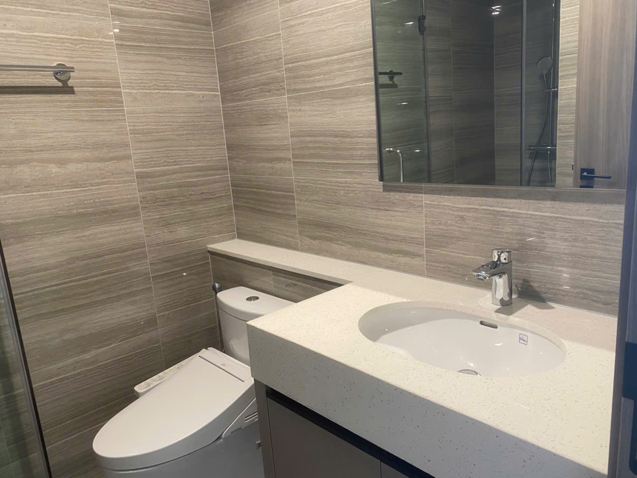 z5829886301866_13cd52b5209ae486d2c2842a96422281