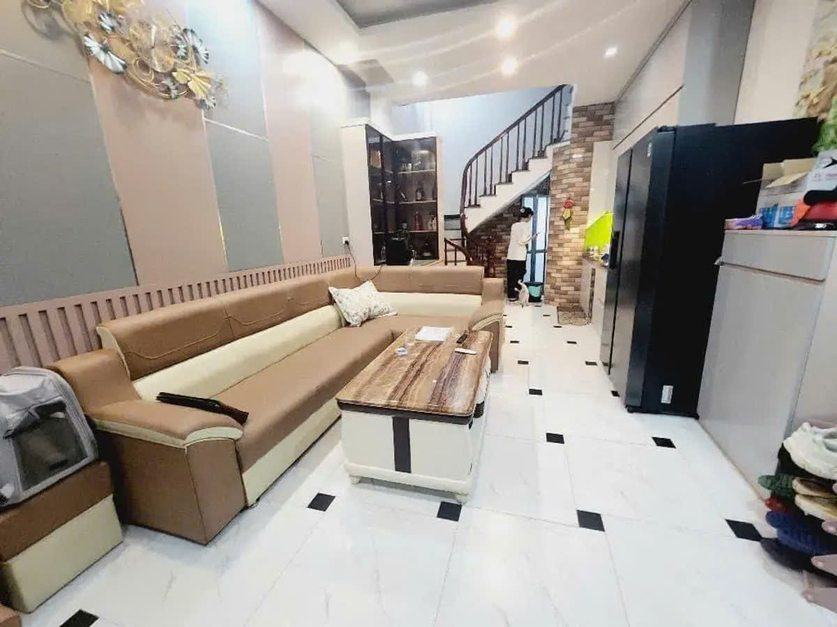 z5835631605202_6299492b35f64f5f7d372f112f67b669