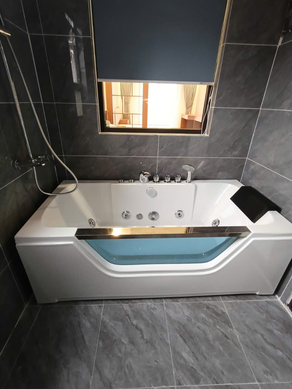 z5839553910836_225db7dd6082a900b3eaf017464da7ba