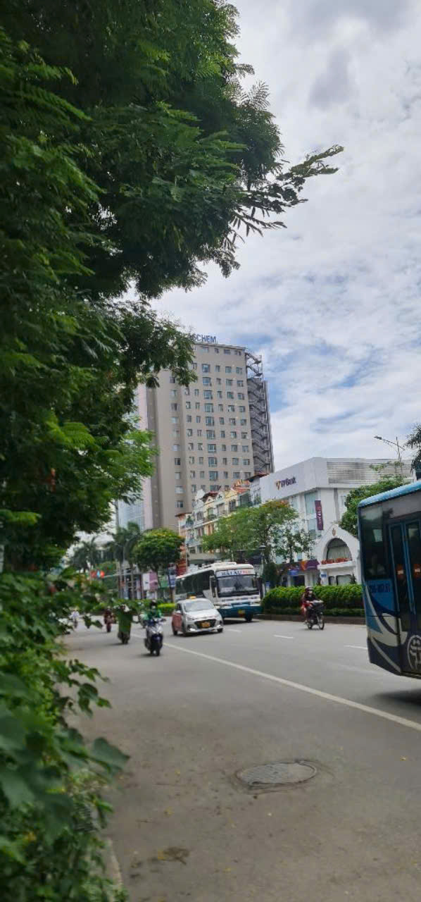 z5850841364246_4bea27b5ac5bcdac7fd5d7c87b65e97e