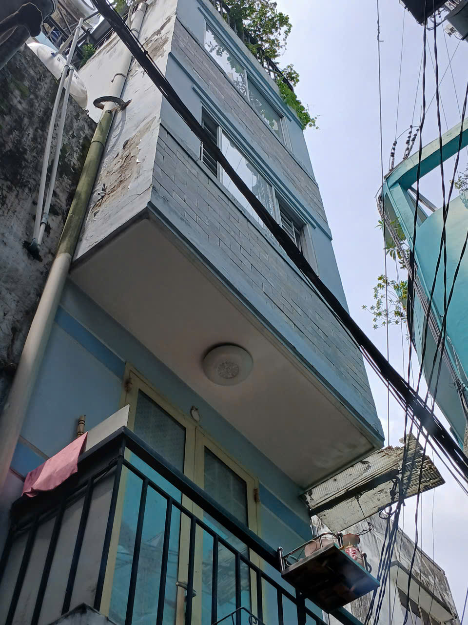 z5868845915766_f981a2c3f1677f4339bc52c1a23e292a